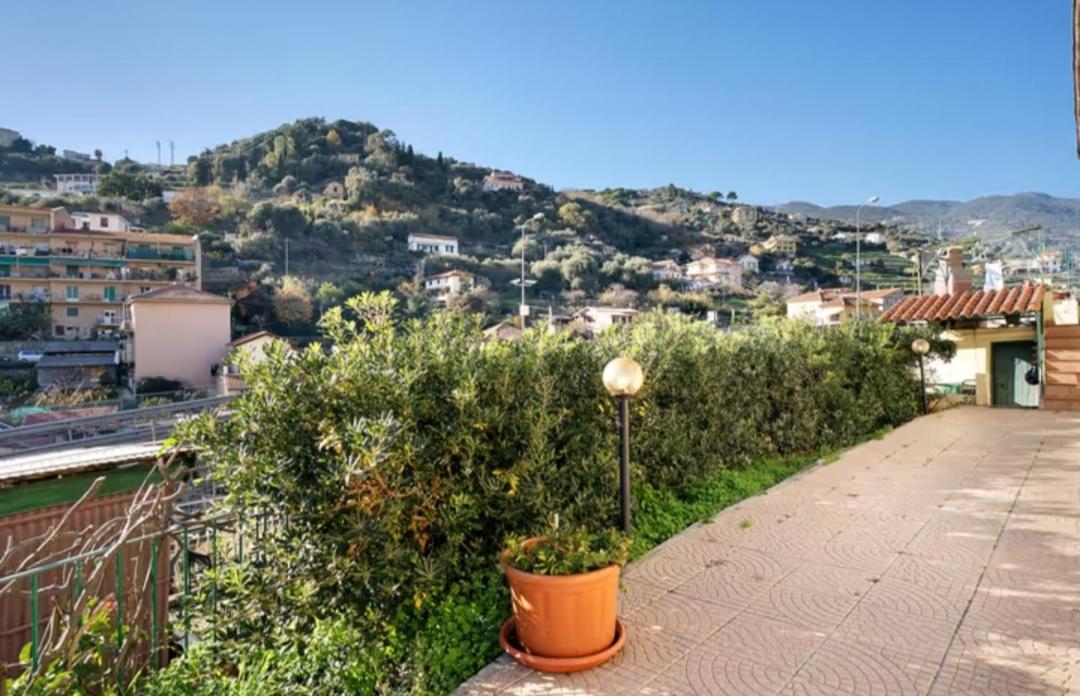 Casa Sanremo Tiziano Parking Gratis Spiaggia 15 Minuti A Piedi Exterior photo
